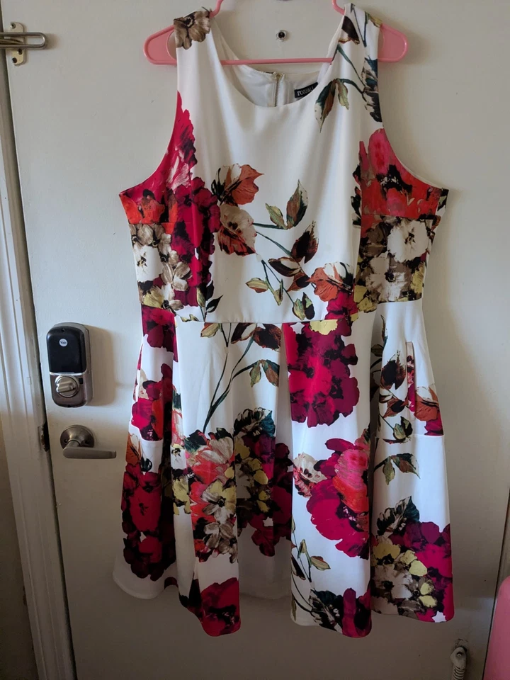 OFERTA $18.99 Roz & Ali Mujer Talla Grande 24 Blanco con Diseño Floral Foto 1 de 4