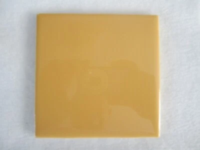 AZULEJO DE PARED CUADRADO DE CERÁMICA BRILLANTE AMARILLO OSCURO VINTAGE 4 1/4" X 4 1/4" Foto 1 de 4