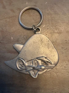 MADE IN USA WARNER BROS '95 "SPEEDY GONZALES" PEWTER KEY CHAIN #K1488 - Picture 1 of 2
