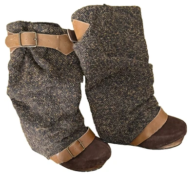 RARE & COVETED! Irregular Choice LONGER LASHES Brown Tweed Boots Size 39/8 XMAS! - Image 1 of 4