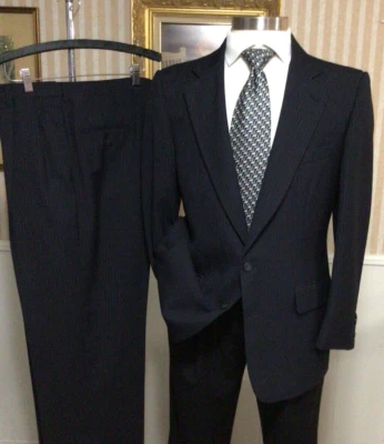 VINTAGE CRICKETEER MENS GRAY PINSTRIPE 2 PIECE SUIT SIZE: 40R  PANTS: 38x28 - Image 1 of 4
