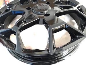 Llanta de rueda delantera negra Quadro QV3 3 350 Euro4 4 genuina QS702S35067 - Imagen 1 de 6