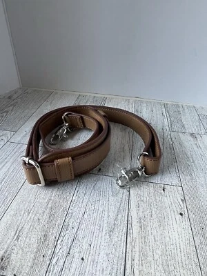 Bandolera de repuesto marrón para computadora portátil/equipaje/cámara hebilla plateada ajustable Foto 1 de 4