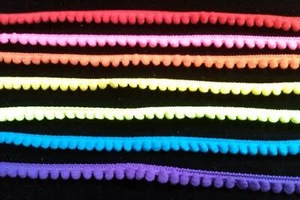 7 yards mix Rainbow colors Pom Pom Trims Size 9 mm ( pom pom width 5mm ) - Picture 1 of 1