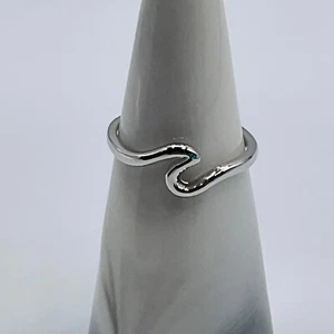 Wellenring Größe 7,5 silberfarben Band minimalistischer Schmuck Küste Ozean Strand süß - Bild 1 von 8