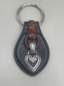 Portachiavi portachiavi vintage firmato BRIGHTON pelle tono argento cuore amore charm - Foto 1 di 3