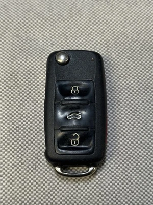 Volkswagen 5K0837202 A OEM 4 Button Key Fob - Image 1 of 4