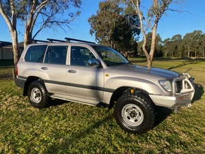 Toyota Landcruiser 100 Series GXL - Picture 1 of 24