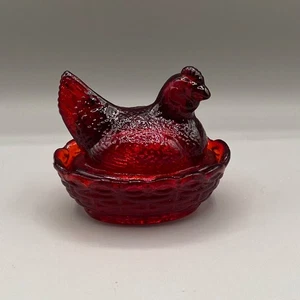 Westmoreland Rosso Glass Ruby Red Amberina Chicken Hen on Nest Cadmium UV Glow - Picture 1 of 10