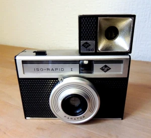 Agfa ISO-RAPID I Analogkamera mit Blitzgerät, schwarz für Sammler - Bild 1 von 3