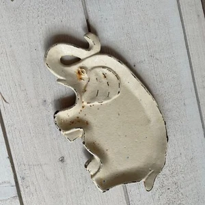 8" bemalt schwer Gusseisen Metall weiß Elefant Teller Schmuckstück oder Wand VINTAGE - Bild 1 von 3