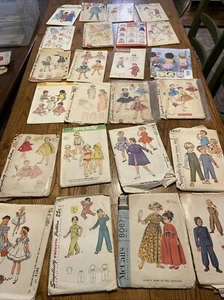 Vintage Simplicity Butterick McCalls Kinder/Mädchen Kleider Outfits Paket 24 - Bild 1 von 7