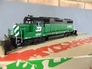 WALTHERS BN / BURLINGTON NORTHERN EMD GP38-2 DCC INSTALLED - Picture 1 of 7
