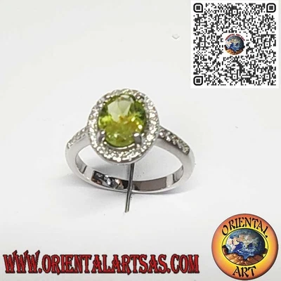 Anello in Argento 925‰ con Peridoto Naturale Ovale Contornato da Zirconi - Immagine 1 di 4