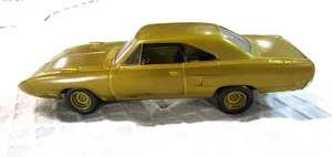 Vintage AMT 1970 - Plymouth Superbird - gebautes Modell - Gold - Bild 1 von 8