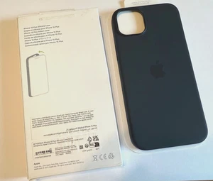 Apple Silicone Case MagSafe iPhone 15 Plus MT103ZM/A - A3124 Black - OEM Openbox - Picture 1 of 4
