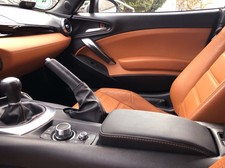 Armlehnenerhöhung Fiat 124 Spider Leder schwarz – Naht braun