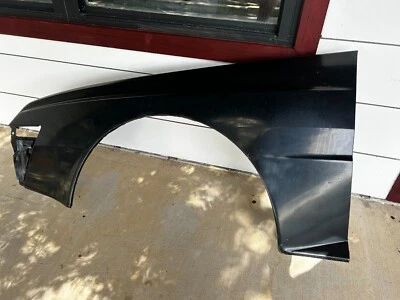 Guardabarros delantero negro para conductores originales Mitsubishi Starion Chrysler Conquest 1986-1989 Foto 1 de 4