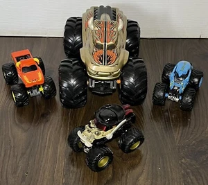 Hot Wheels Monster Jam Steer Clear 1:24 & x3 1:64 Scale Monster Trucks Bundle - Picture 1 of 6