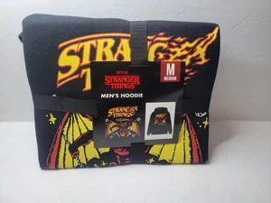 FELPA CON CAPPUCCIO UOMO NETFLIX STRANGER THINGS.(HELLFIRE DEVIL STRIKE) NERO - Foto 1 di 3