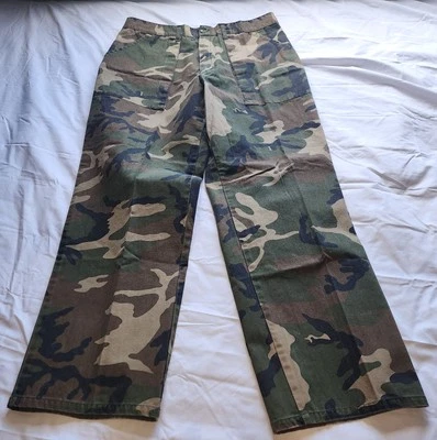 VTG WINCHESTER CAMOUFLAGE OUTDOOR PANTS LARGE/ 30IN IS USED - Image 1 of 4