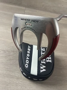 putter ODYSSEY bianco caldo XG SABERTOOTH destrorso 34 pollici con HC molto buono - Foto 1 di 11