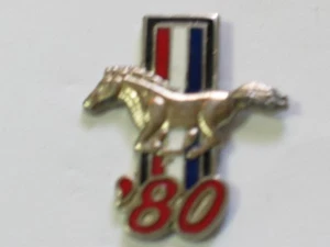 Mustang Pin 1980, Auswahl 1 Pin - weitere Auswahl siehe 3. Bild) - Bild 1 von 3
