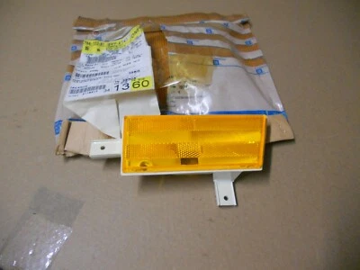 NOVA Lâmpada Marcadora Frontal Genuína GM LH para 1992-1998 Oldsmobile 88 Regency - Imagem 1 de 2