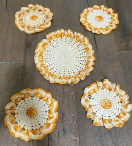 VINTAGE RETRO 60ER JAHRE HANDGEFERTIGTE DECKCHEN 5er SET  - Bild 1 von 9