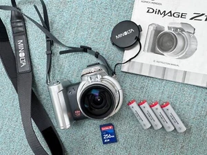 SILVER Minolta Dimage Z1 Digital Camera 3.2MP + memory card TESTED WORKING - Picture 1 of 22