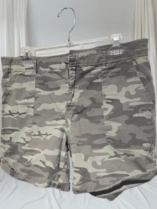 Pantalones Cortos Camuflados Social Standard By Sanctuary Talla Grande Verde Puños para Mujer - Imagen 1 de 3
