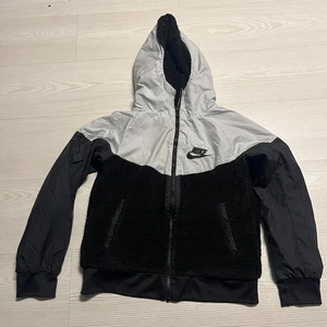Nike Windrunner Jacket Kids Medium Black Grey Two Tone Sherpa Fleece Zip Hooded - Picture 1 of 14