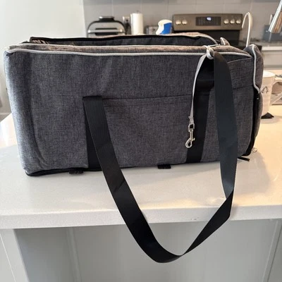 宠物狗猫背带旅行托特包舒适保护壳软面航空公司批准新品 — 第 1/4 张图片