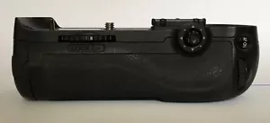 Nikon MB-D12 Battery Grip For D800  D800E D810 with Nikon MS-D12EN Magazine - Picture 1 of 8