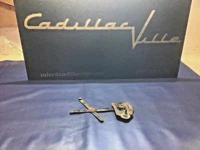 1949 Cadillac Sedan PS RH Front Door Window Regulator Used Original Manual Crank - Image 1 of 4