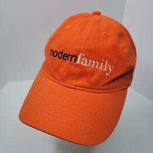 Casquette à bille de série télévisée familiale moderne chapeau orange bretelles porto et compagnie