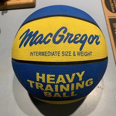 Balón de entrenamiento pesado MacGregor tamaño intermedio y peso baloncesto Foto 1 de 4