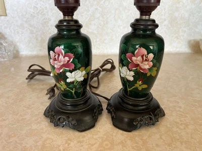 Green  pair of  small Japanese cloisonné lamps, floral Pattern - Image 1 of 4