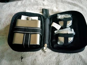 Flask Set- Picnic At Ascot - Picture 1 of 9