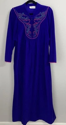 Vintage Vanity Fair Purple Pink House Coat Robe Nightgown 1/2 Zip Medium - Image 1 of 4