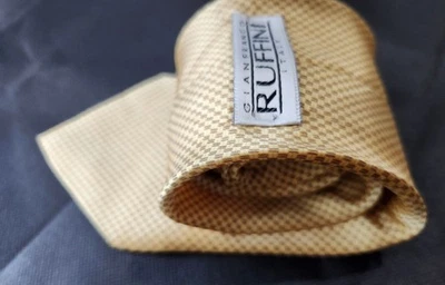 Corbata Gianfranco Ruffini Dorada Patrón Lunares 100% Seda Importada Hecha en EE. UU. Foto 1 de 4