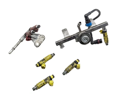 Рельса топливной форсунки 2004-2008 Mazda RX-8 с форсунками - Изображение 1 из 4