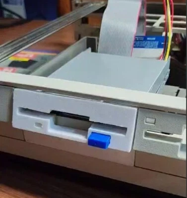 Mascherina IBM 30 555SX 286 Floppy Disk Computer Vintage - Adattatore Floppy - Immagine 1 di 4