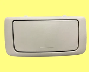 OEM Mitsubishi Outlander 2008 Sunglasses Box 7200A342-1-1 #3747 - Picture 1 of 8