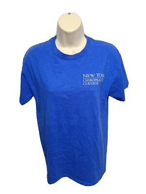 Camiseta azul pequeña New York Chiropractic College para mujer Foto 1 de 4