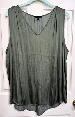 Blusa regata de cetim nova com etiquetas Banana Republic tamanho XL oliva gola V concha - Imagem 1 de 4