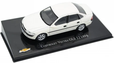 IXO, CHEVROLET Vectra GLS 2.2 1998 berlina 4 porte bianca, 1/43,  MAGCHEVECTRA - Immagine 1 di 4