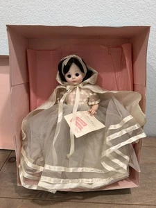 Muñeca Madame Alexander Blancanieves 14" #1555 de colección en caja original - Imagen 1 de 17
