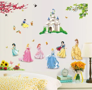 Disney Prinzessinnen mit Schmetterlingen Vögel und Schloss Wandtattoo - Bild 1 von 3