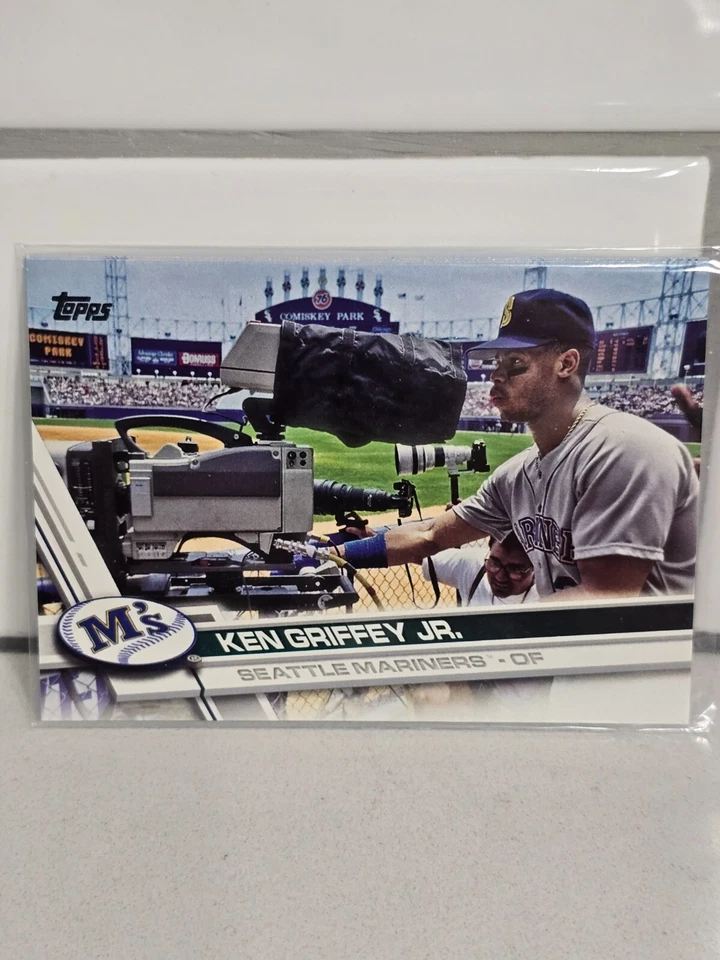 2017 Topps Update Series US181-US300 + Rainbow Foil/Gold & Image Variations Pick - Image 1 of 1